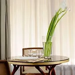 Mayfair 3*